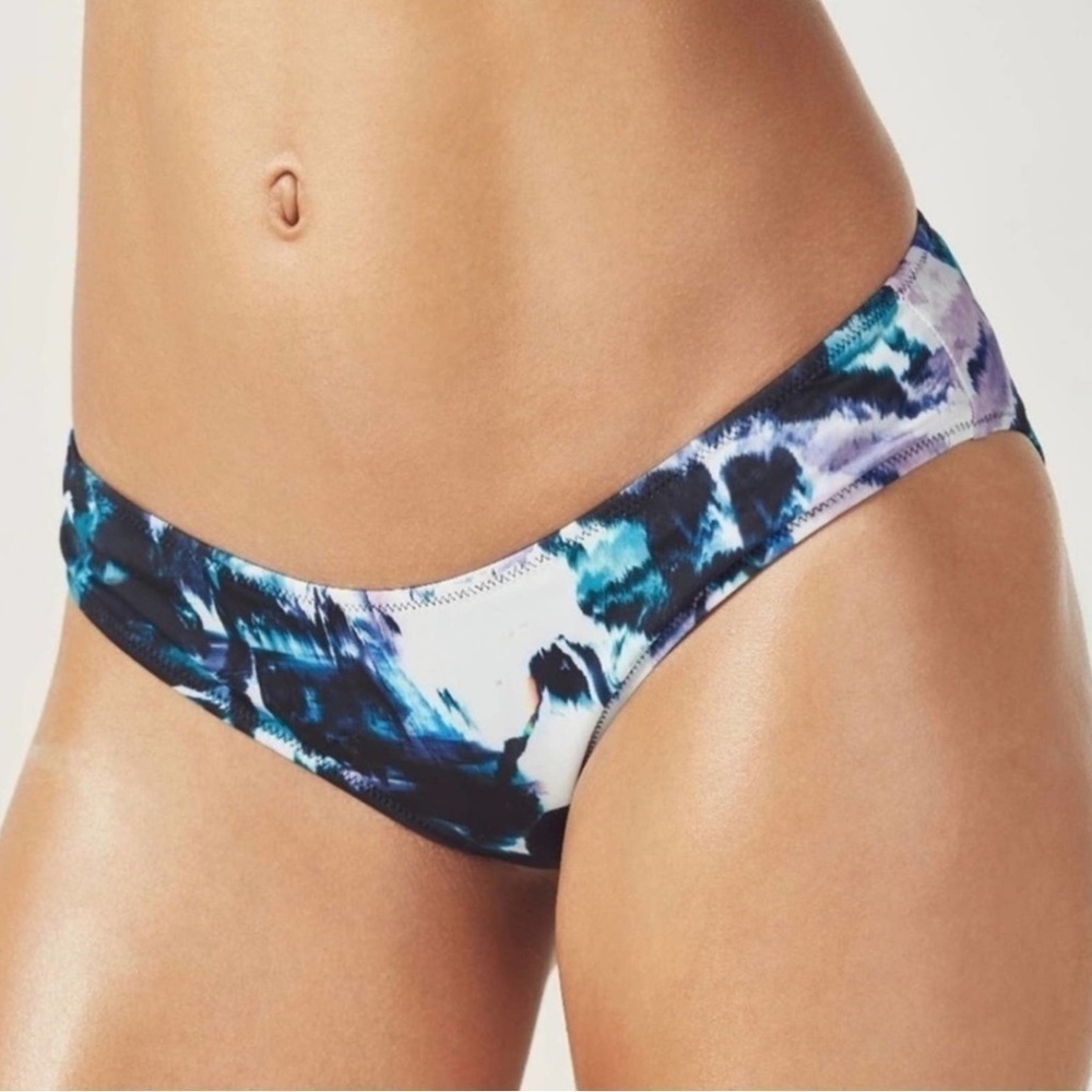 NWT Fabletics Olivia Reversible Bikini Swim Bottoms Monarch Print Sz S Swimwear